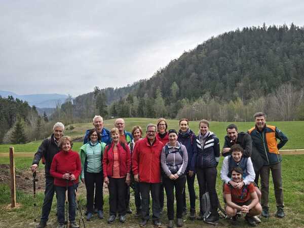 Traditionell pilgerten wir am weißen Sonntag nach Rein